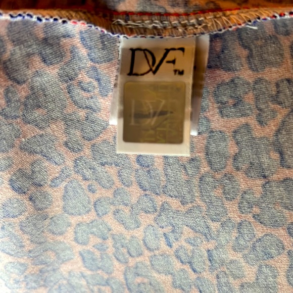 DIANE VON FURSTENBERG Wrap Dress - Picture 6 of 8